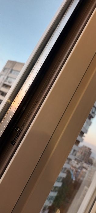 Продавам зимни обувки и зимен комплект