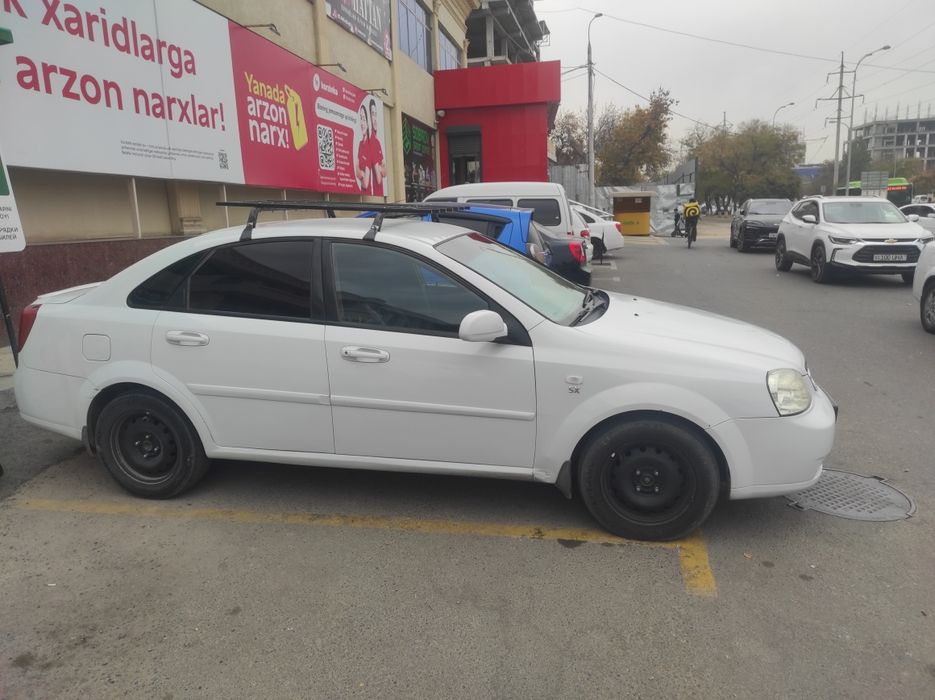 Продаю автомобиль LACETTI