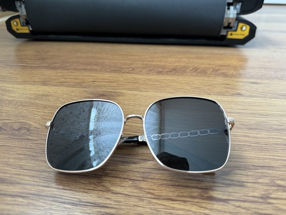 Очки солнцезащитные