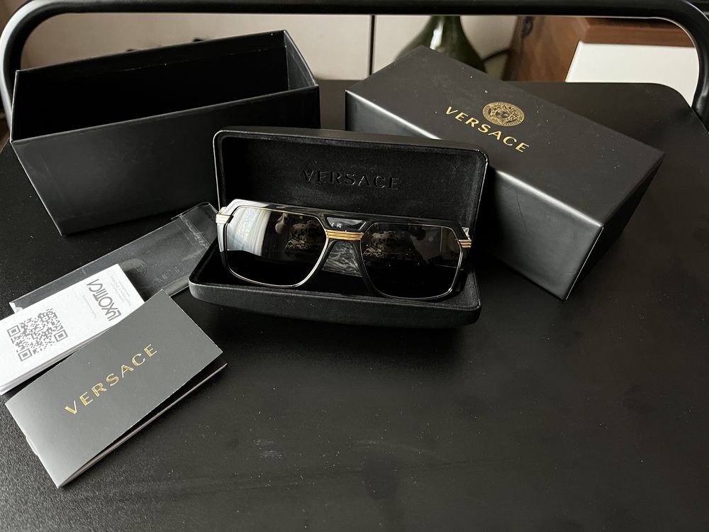 Ochelari de soare versace noi