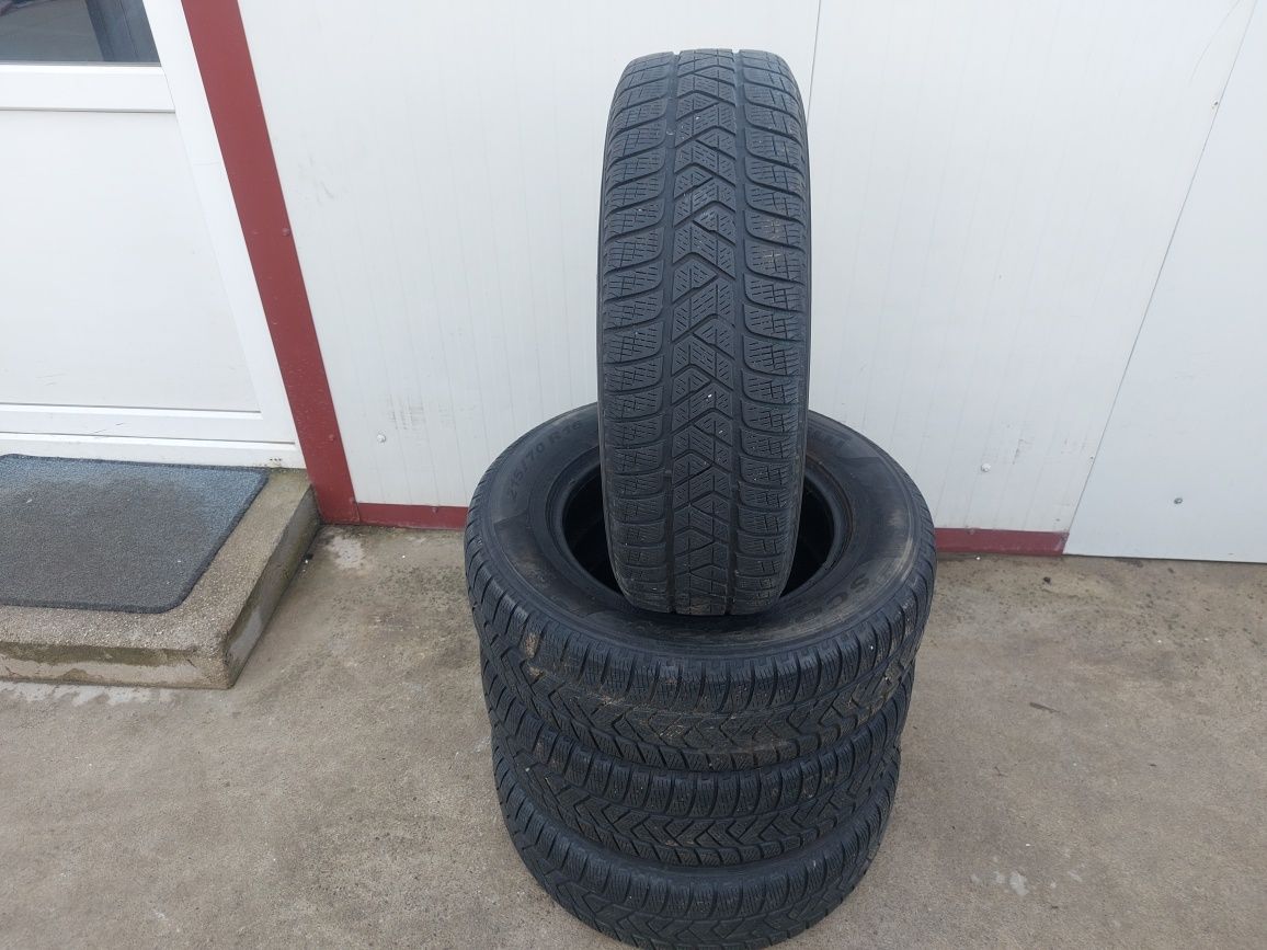 100 lei bucata! Set anvelope M+S 215 70 16 Pirelli Scorpion