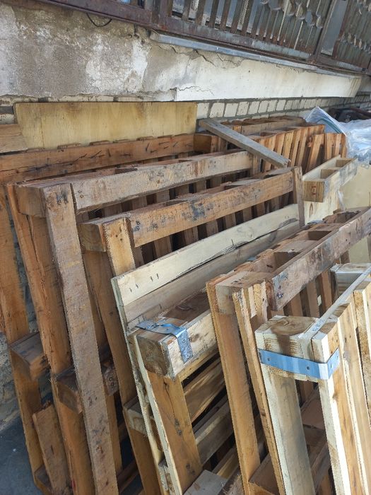 Дрова продаются для собственных нужд,  можно как и материал