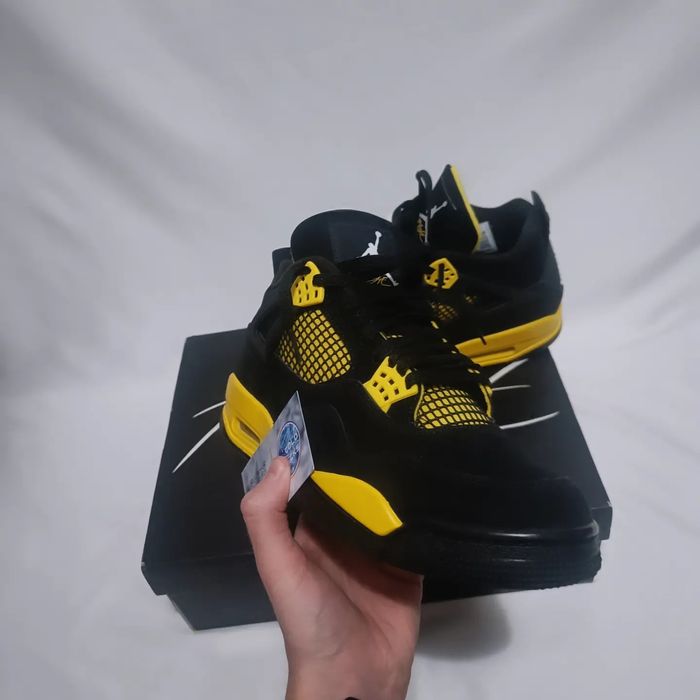 Jordan 4 Yellow Thunder