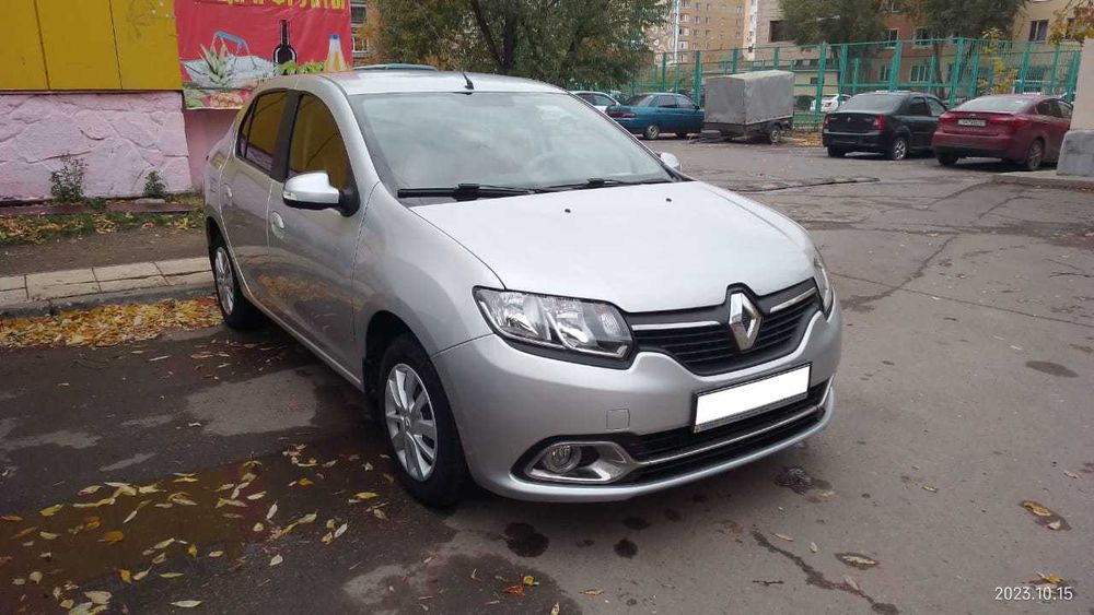 продаю автомобиль Рено Логан 2