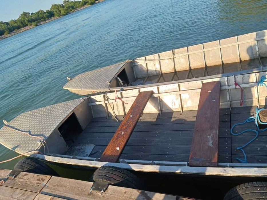 vand 2x barca aluminu