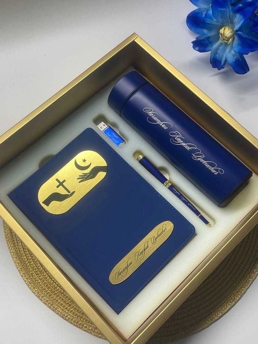 Подарки на Новый год • Корпоративные  • Именные • Брендинг • Мерч