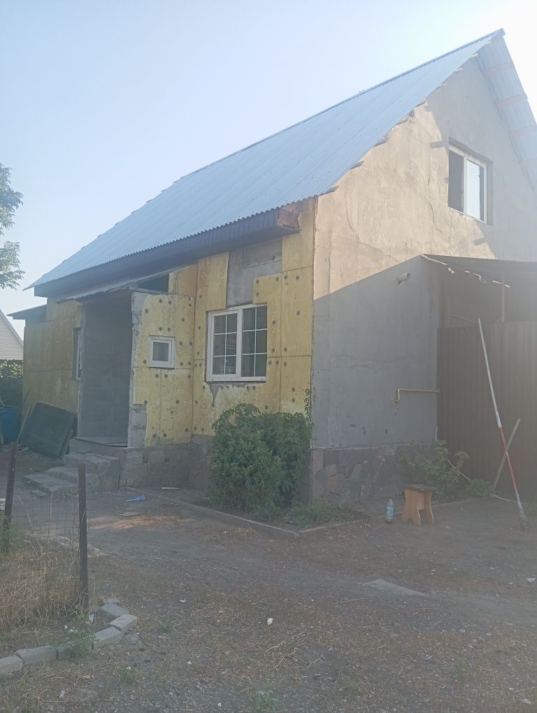 Продам дачу в тихом районе