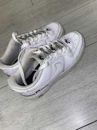 Nike Air Force 1 LV8 3