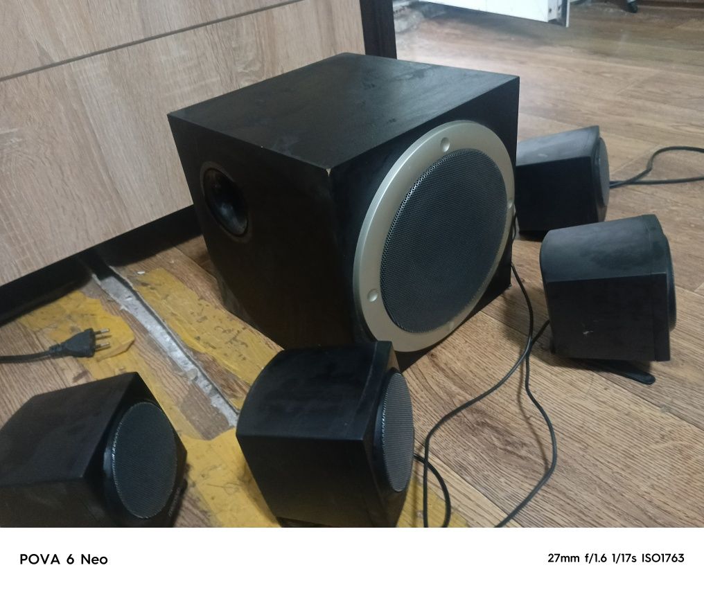 Продам сабвуфер Microlab