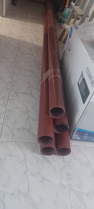 Vând țeavă de pvc rosi de 80