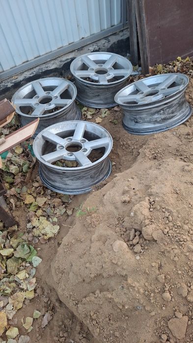 Продам диски от нивы.