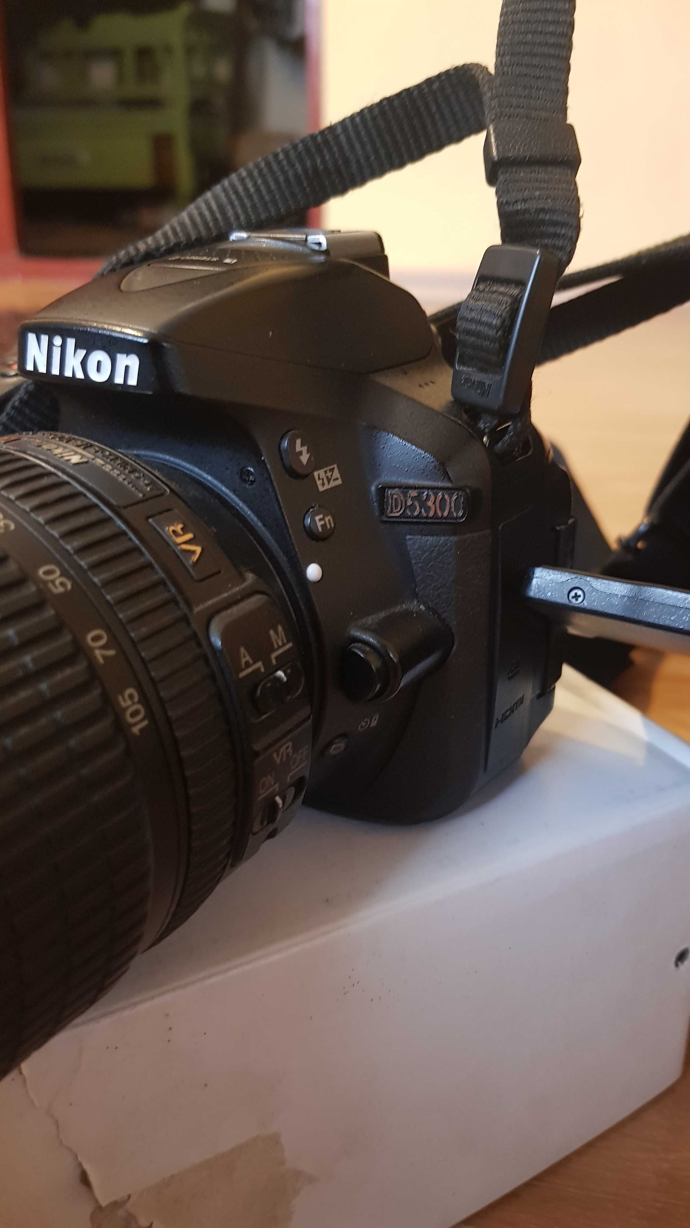 Nikon D5300 - Obiectiv 18-105 - Nissin Di700A - tripod