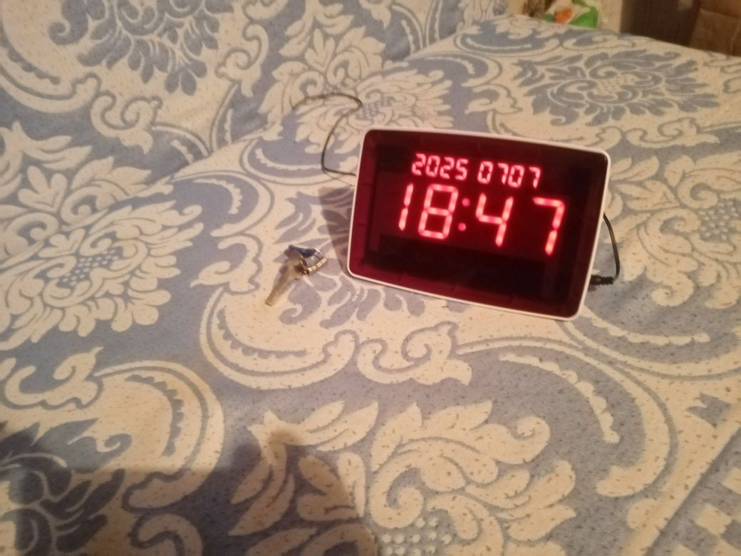 Часы электронные