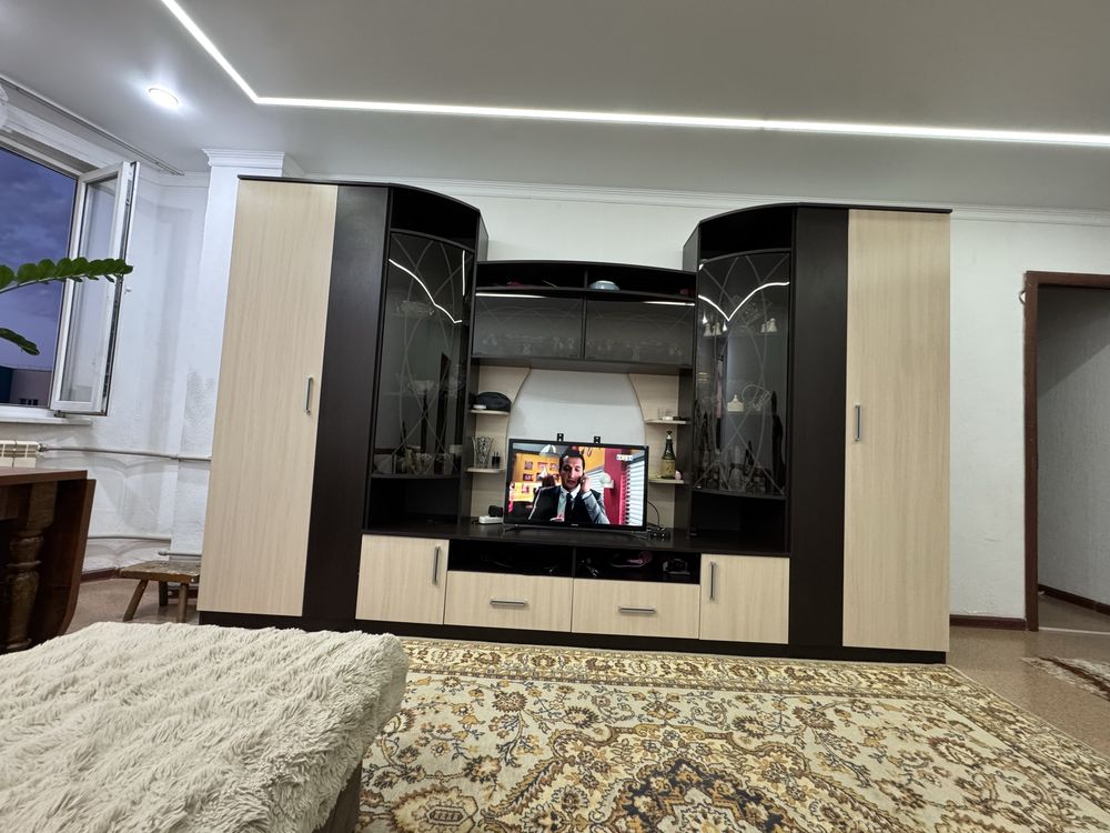 Продаю стенку в отличном состоянии