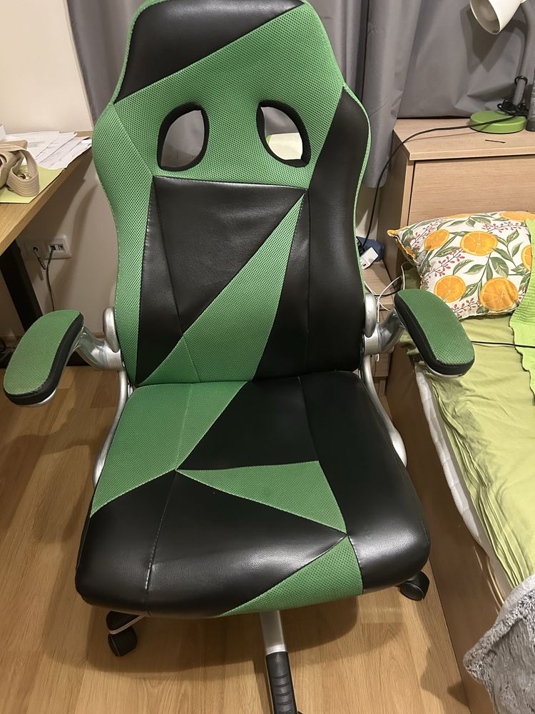 Gamer стол Form - зелен/черен