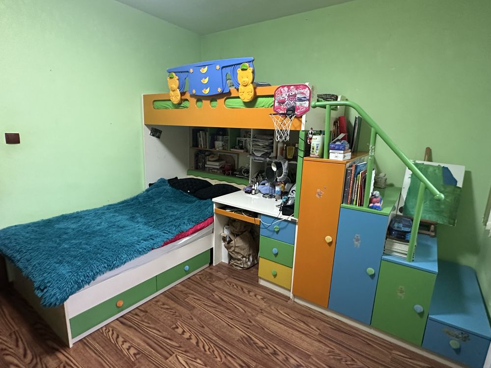 Детска спалня двуетажно легло