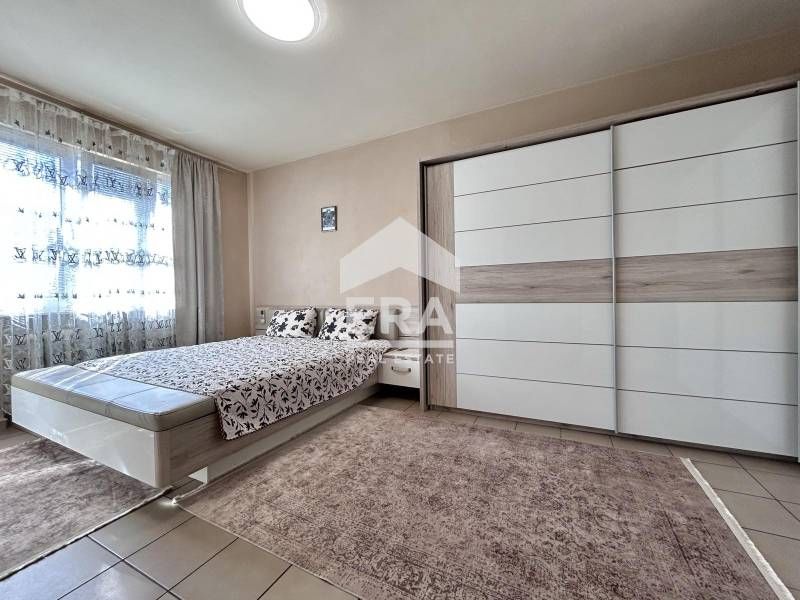 Продава се Тристаен апартамент в София, Център - 106 кв.м за 4057 €/кв.м - Снимка #10