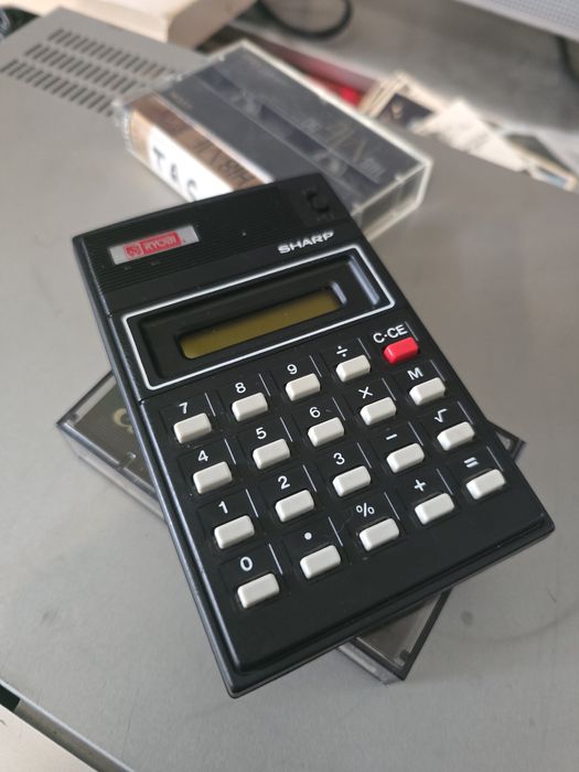 Calculator de buzunar Sharp El-206