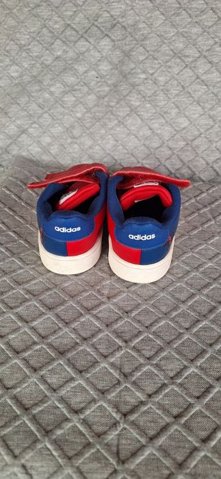 Детски маратонки и ботушки адидас