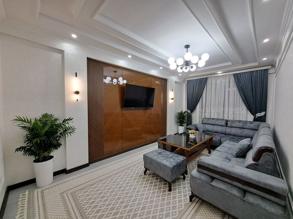 3 xonali kvartira sotiladi