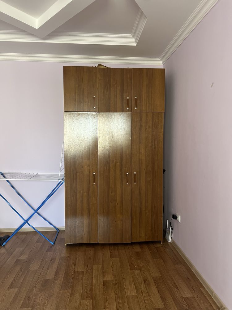 Продается Распашной шкаф