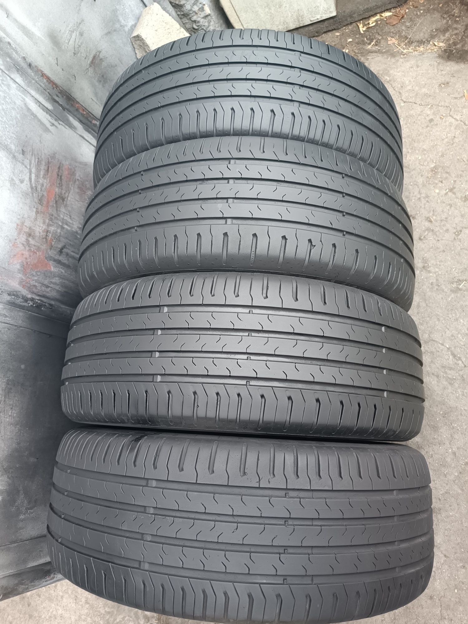 215/55/17 Continental