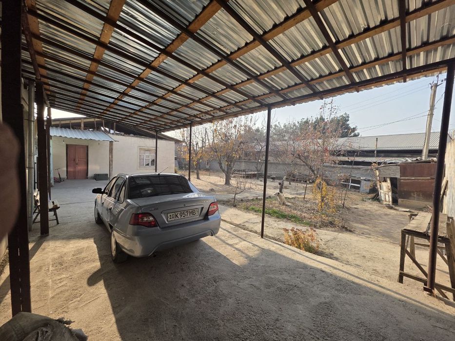 Уй сотилади  6.5  соток