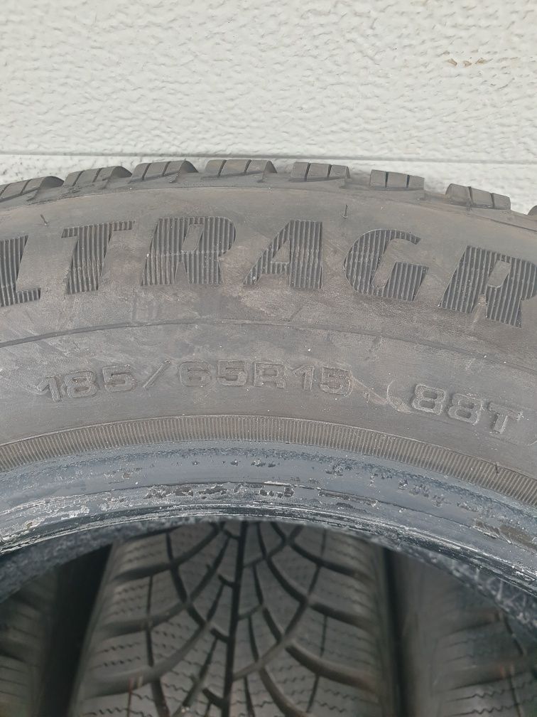 Зимни гуми 4 броя GOODYEAR UltraGrip9 185 65 R15 дот 2815