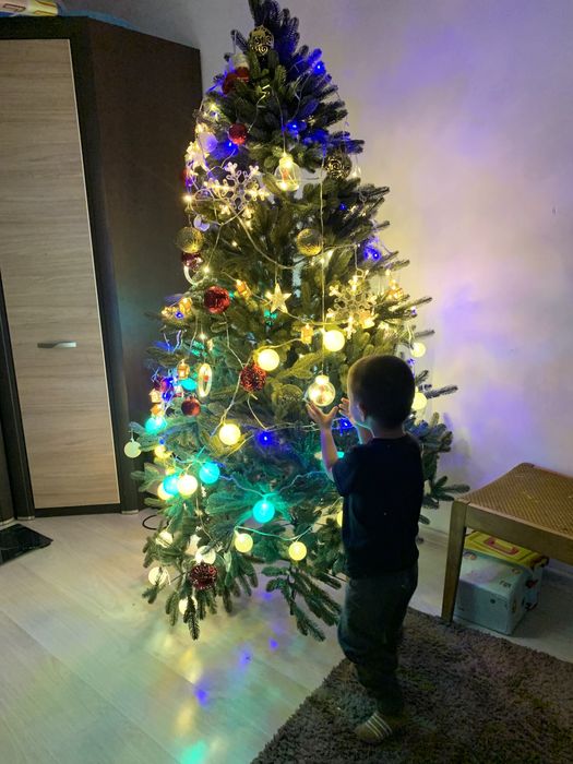 Продам ёлку искуственную