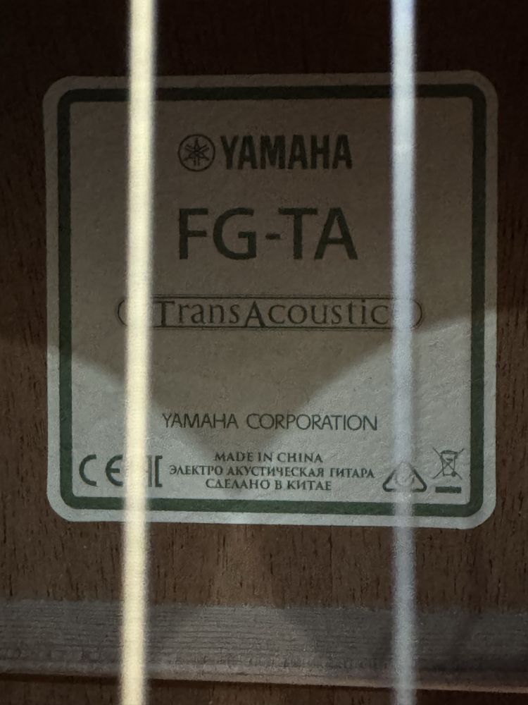 Трансакустическая гитара Yamaha FG-TA