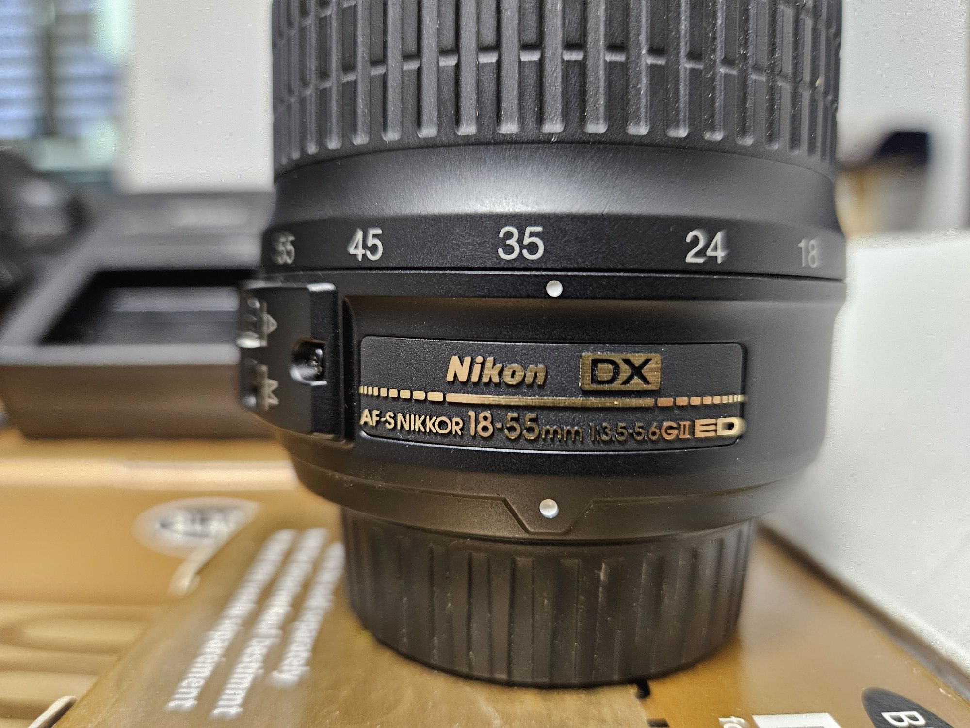 Nikon d3200 + 2 obiective Nikon Autofocus sau schimb cu alte produse