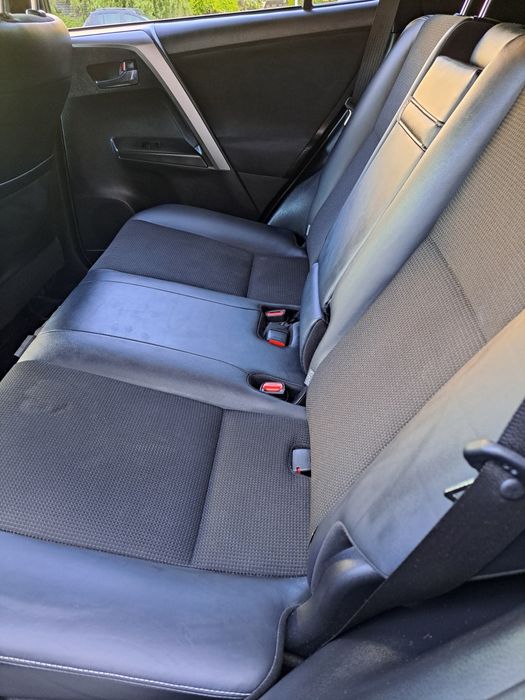 Vind Toyota RAV4 hibrid