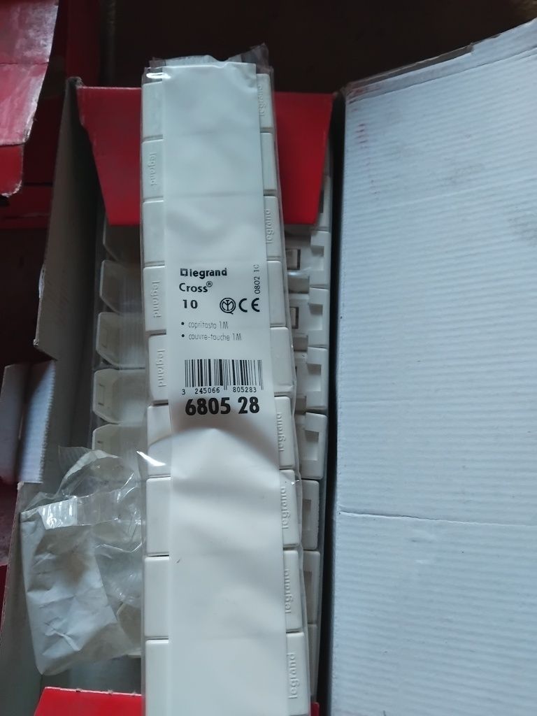 Prize si intrerupatoare noi
