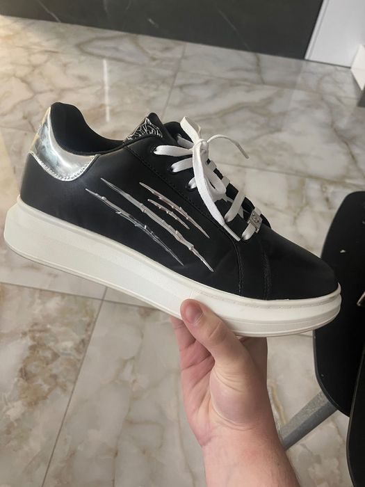 Продавам кецове Plein Sport!