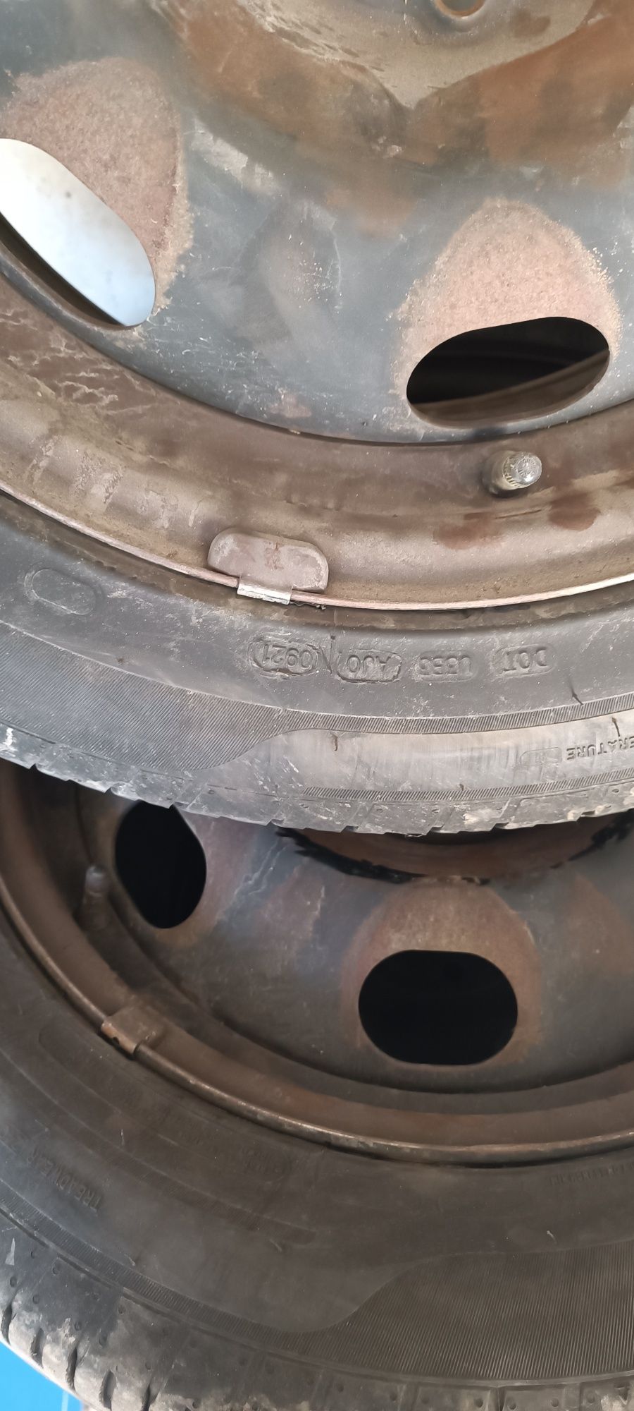 Комплект гуми с джанти