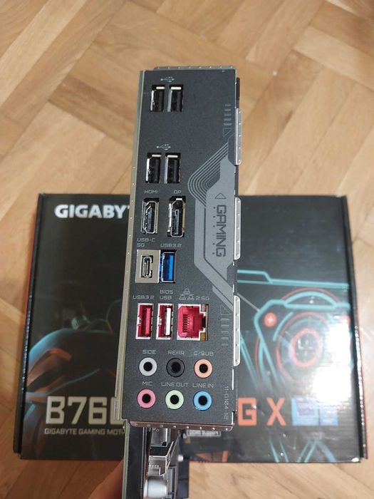 Intel Core i5 12600KF + Gigabyte B760 Gaming X DDR5