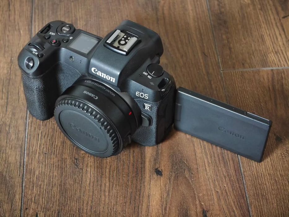Canon EOS R Body + Mount Adapter EF-EOS R