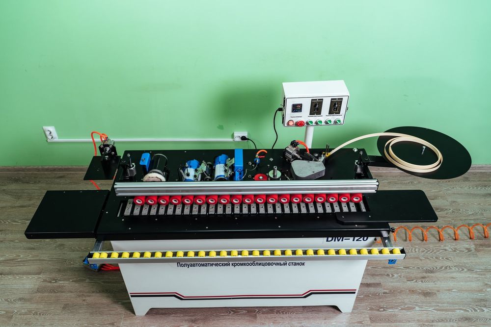 Кромкооблицовочный станок DELTAMACHINERY DM-120