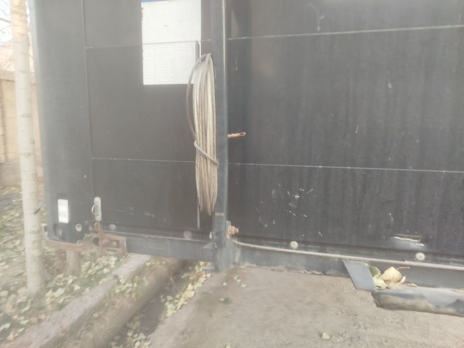 Полуприцеп сотилади