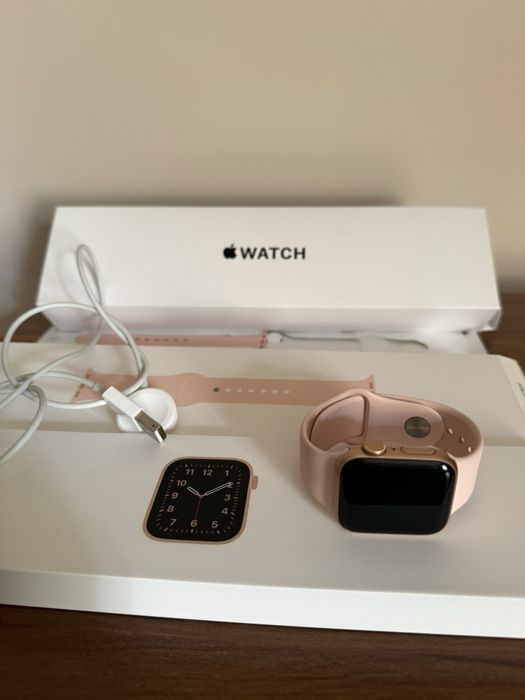 Apple watch se pink