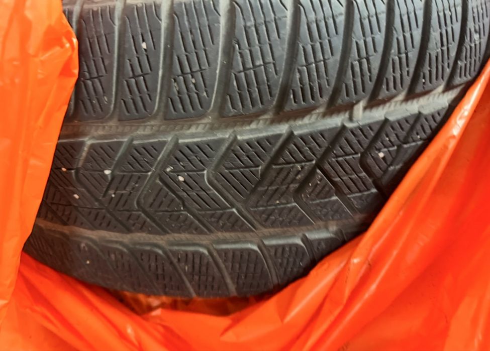 Зимни гуми Pirelli scorpion winter 255/40/21 , 265/40/21