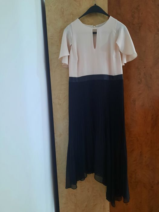 Vand rochie de ocazie