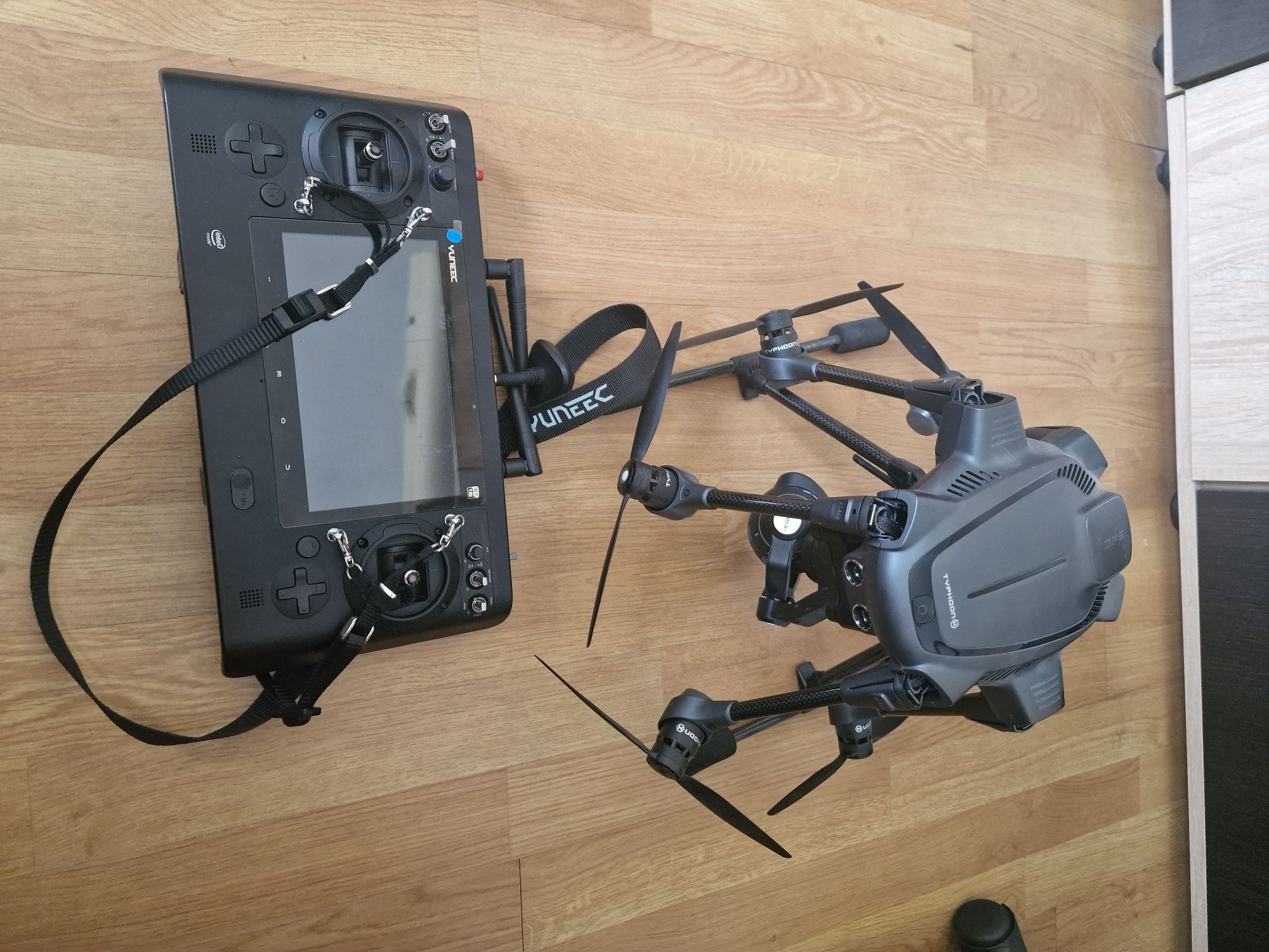 Drona Yuneec Typhoon H Pro