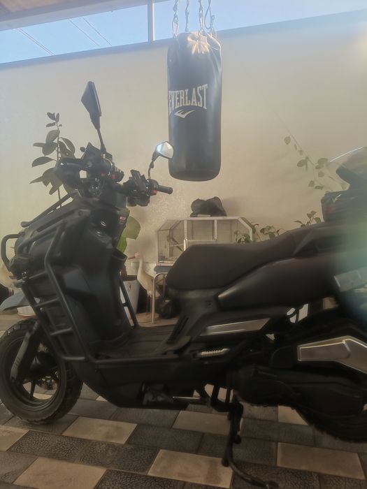 Продаётся Скутер (TANK) на бензине.