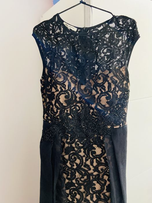 Rochie lunga cu trena de ocazie