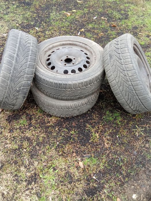 Vând 4 cauciucuri  cu jante  de tabla    m+s  205/55/16