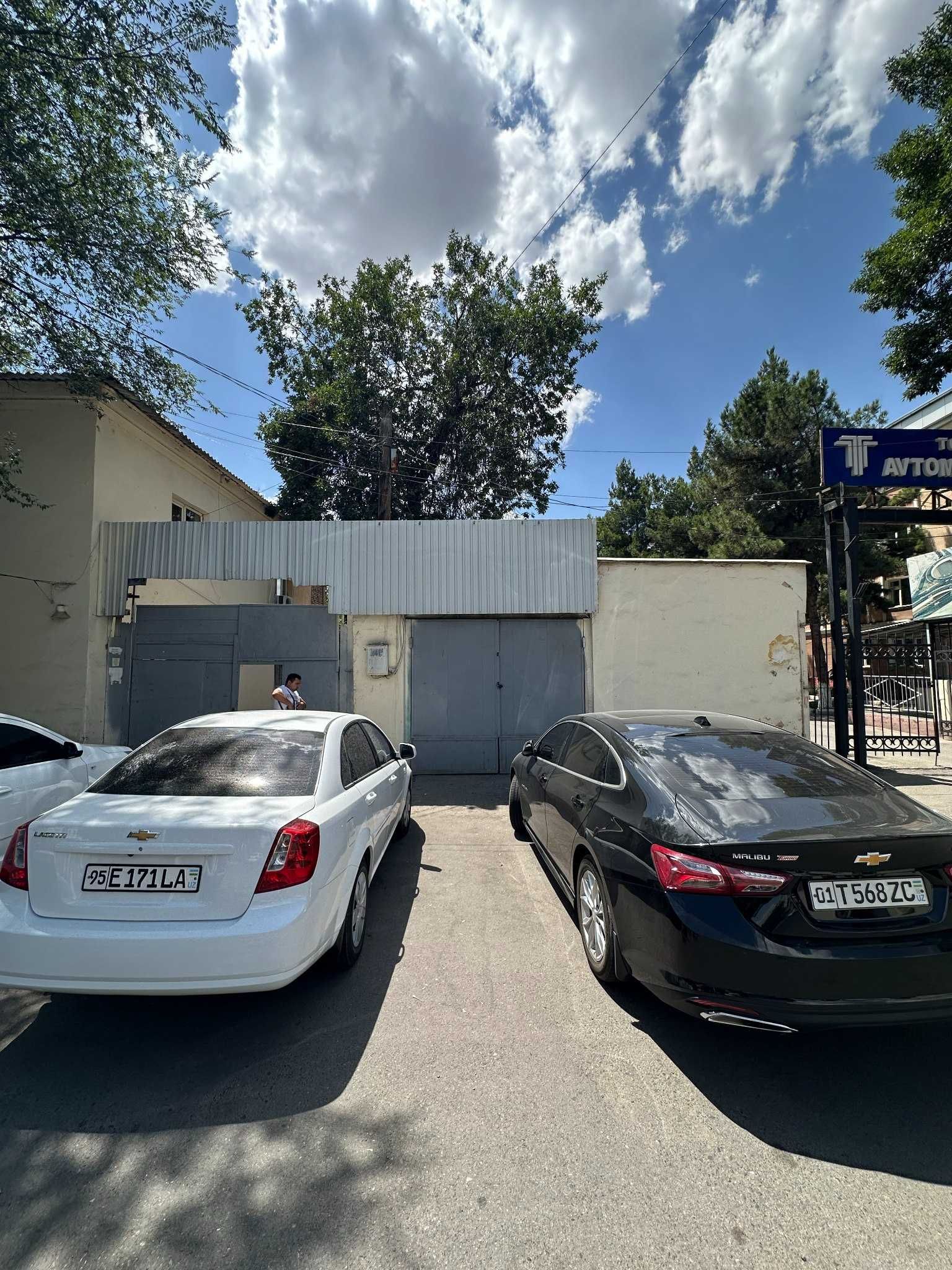 Продаётся Земля под : Офис, Гостиницу, Автосервис и т.д. Вдоль Дороги