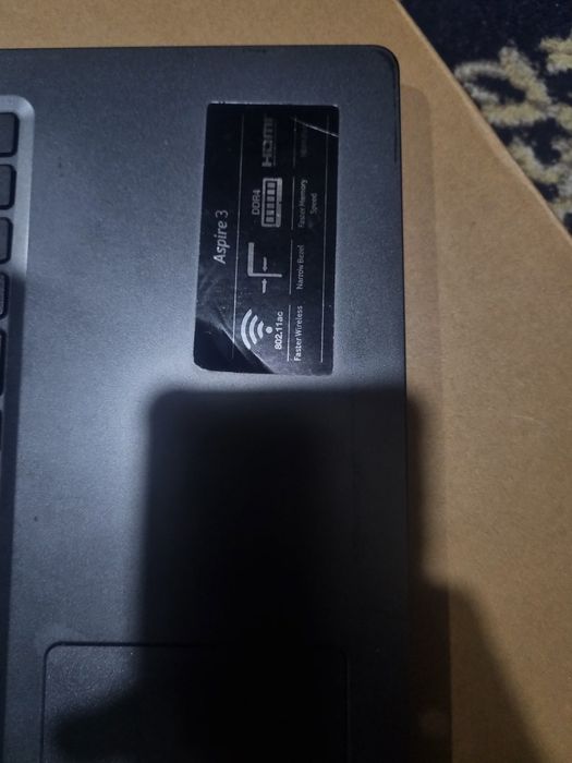 Acer Noutbuk holati zo'r. Office ishlariga ham zo'r ishlaydi