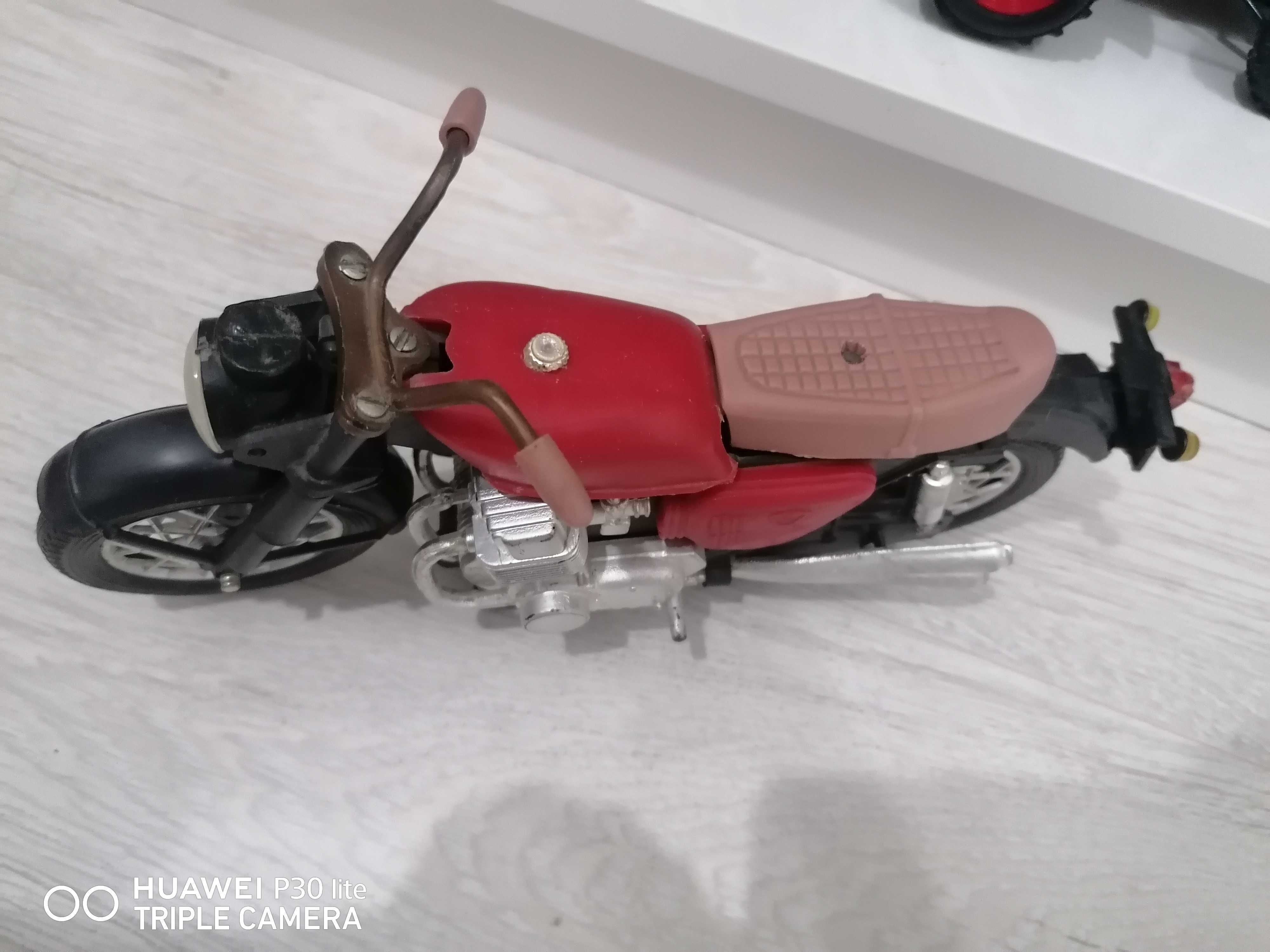 Jucărie veche Motocicleta de colecție, românească
