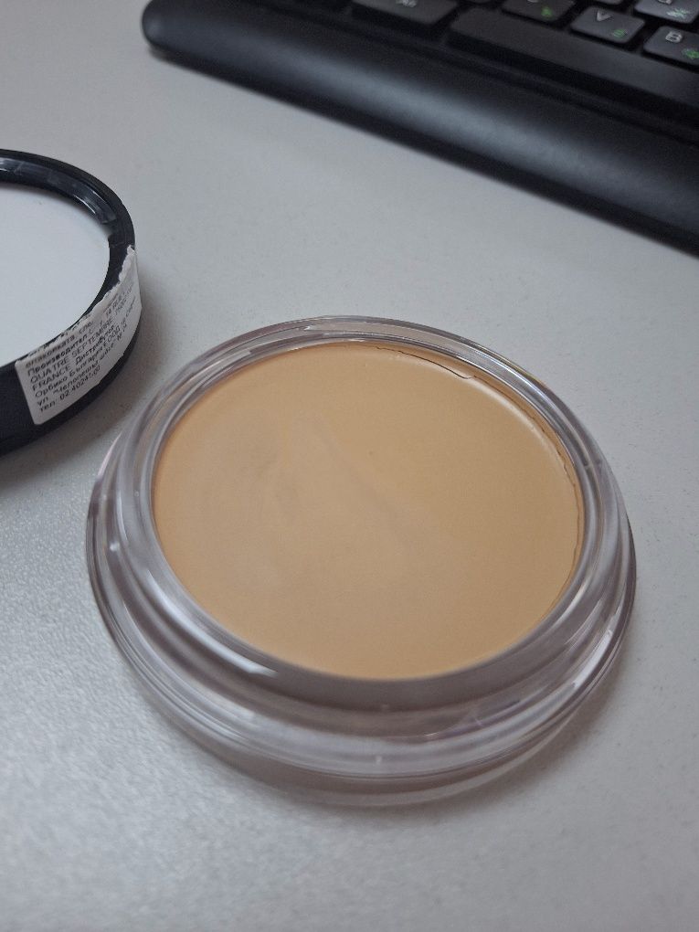 Компактен фон дьо тен Miracle touch- Max factor